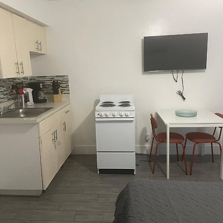 Trendy Studios In Холивуд Екстериор снимка